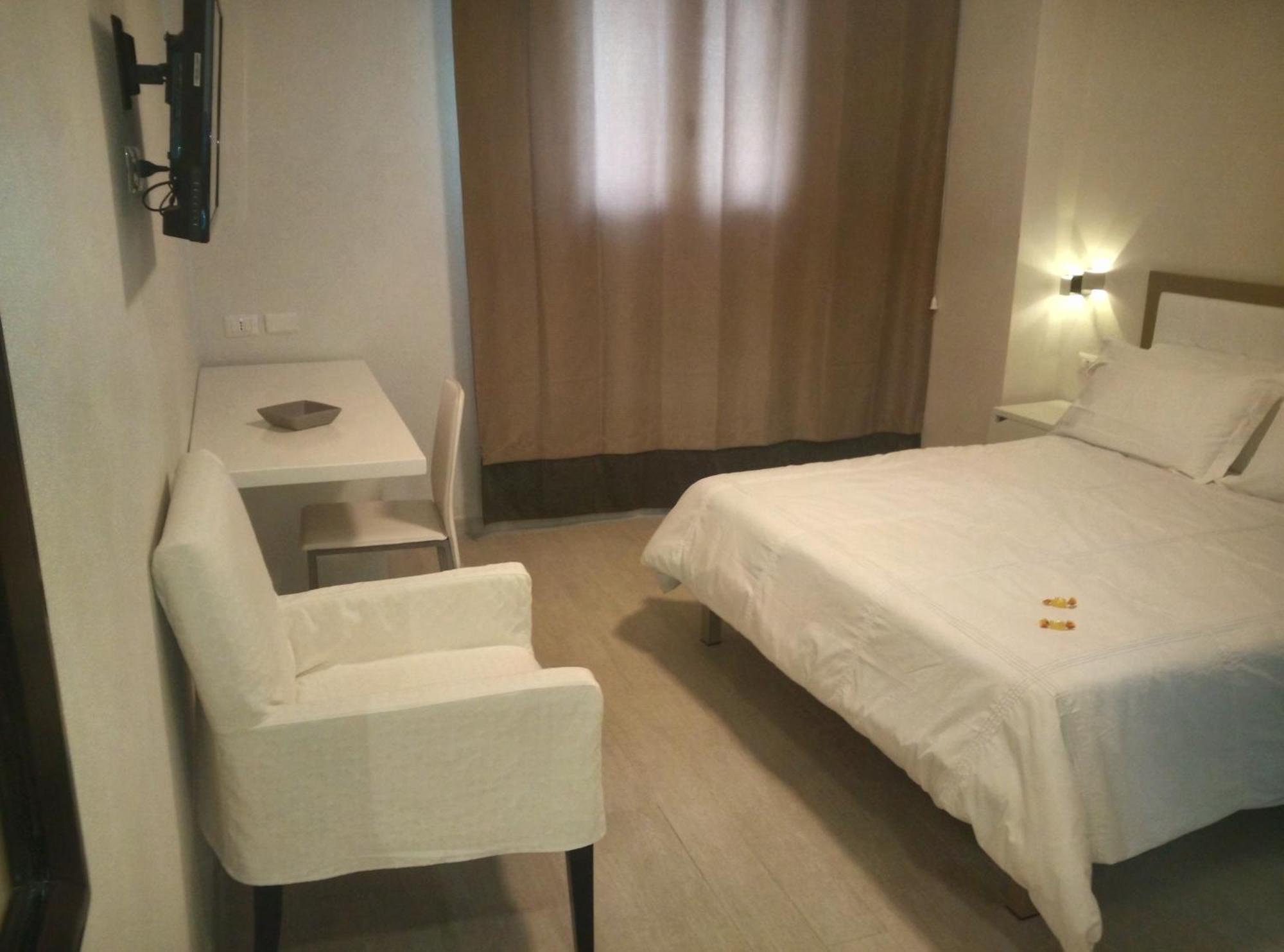 Mina Accomodation Tropea Phòng bức ảnh